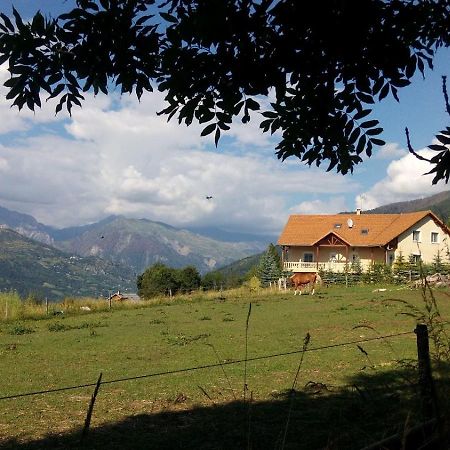 Les Gites De L'E.D.E. Сен-Леже-ле-Мелез Экстерьер фото